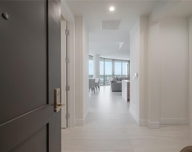 2103 Bayshore Boulevard - Photo Thumbnail 4