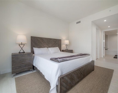 2103 Bayshore Boulevard - Photo Thumbnail 21