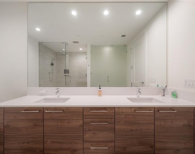 2103 Bayshore Boulevard - Photo Thumbnail 16