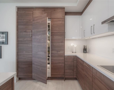 2103 Bayshore Boulevard - Photo Thumbnail 9