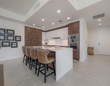 2103 Bayshore Boulevard - Photo Thumbnail 12