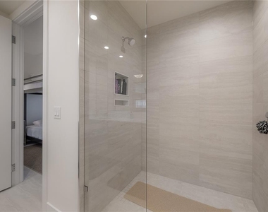 2103 Bayshore Boulevard - Photo Thumbnail 27