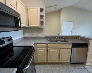 5817 Legacy Crescent Place - Photo Thumbnail 6