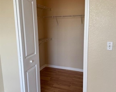 5817 Legacy Crescent Place - Photo Thumbnail 12