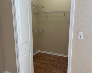 5817 Legacy Crescent Place - Photo Thumbnail 10