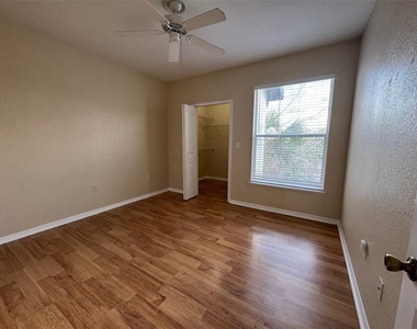 5817 Legacy Crescent Place - Photo Thumbnail 11