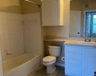 5817 Legacy Crescent Place - Photo Thumbnail 13