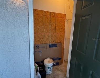 5817 Legacy Crescent Place - Photo Thumbnail 15