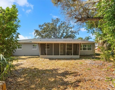 5590 Highland Street S - Photo Thumbnail 14
