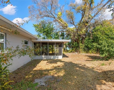 5590 Highland Street S - Photo Thumbnail 15