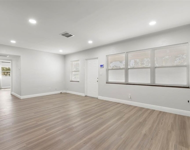 5590 Highland Street S - Photo Thumbnail 5