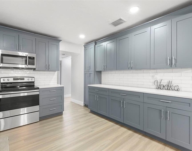 5590 Highland Street S - Photo Thumbnail 10