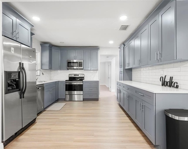 5590 Highland Street S - Photo Thumbnail 8