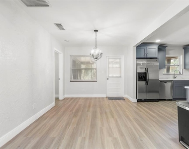5590 Highland Street S - Photo Thumbnail 7