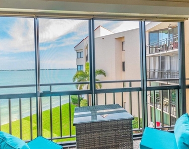 5541 Puerta Del Sol Boulevard S - Photo Thumbnail 1