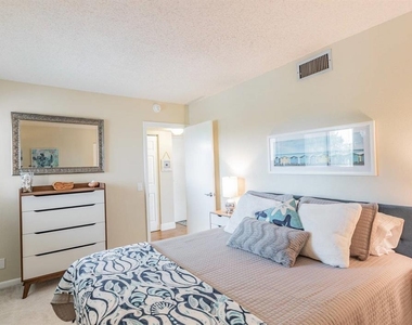 5541 Puerta Del Sol Boulevard S - Photo Thumbnail 14