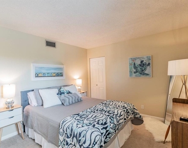 5541 Puerta Del Sol Boulevard S - Photo Thumbnail 3