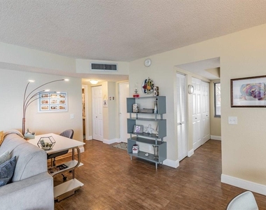 5541 Puerta Del Sol Boulevard S - Photo Thumbnail 15