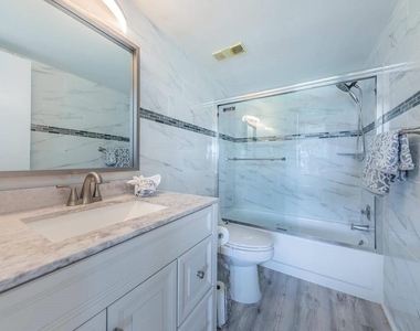5724 Puerta Del Sol Boulevard S - Photo Thumbnail 7