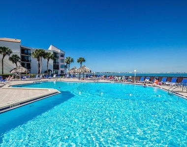 5724 Puerta Del Sol Boulevard S - Photo Thumbnail 13
