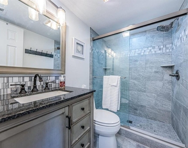 6265 Sun Boulevard - Photo Thumbnail 12