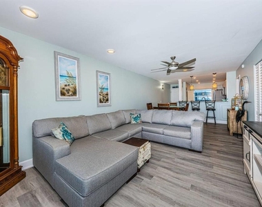6265 Sun Boulevard - Photo Thumbnail 3