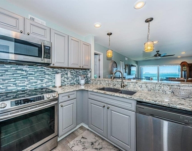 6265 Sun Boulevard - Photo Thumbnail 4