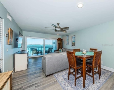 6265 Sun Boulevard - Photo Thumbnail 5