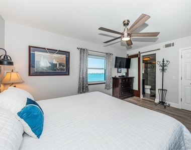 6265 Sun Boulevard - Photo Thumbnail 18