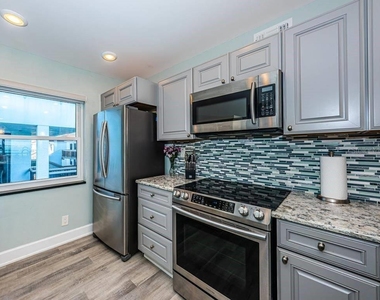 6265 Sun Boulevard - Photo Thumbnail 6
