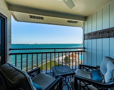 6265 Sun Boulevard - Photo Thumbnail 14
