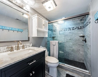 6265 Sun Boulevard - Photo Thumbnail 7