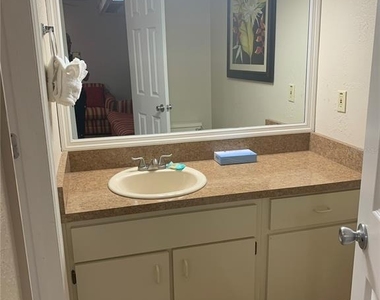 2777 N Poinciana Boulevard - Photo Thumbnail 4