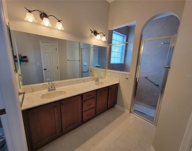 6243 Sw 90th Street - Photo Thumbnail 10