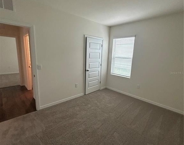 3377 Wakefield Drive - Photo Thumbnail 6