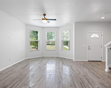 537 Sunbranch Lane - Photo Thumbnail 7