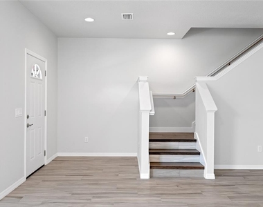 537 Sunbranch Lane - Photo Thumbnail 6