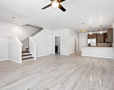 537 Sunbranch Lane - Photo Thumbnail 5
