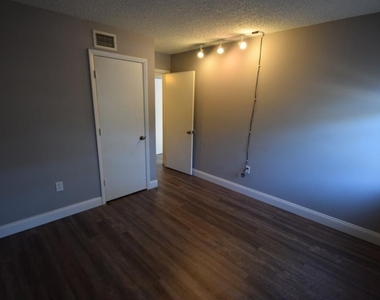 1005 S New York Avenue - Photo Thumbnail 14