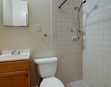 2049 Nw 9th Avenue - Photo Thumbnail 11