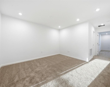 132 Royal Ranch Road - Photo Thumbnail 18