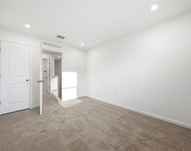 132 Royal Ranch Road - Photo Thumbnail 14