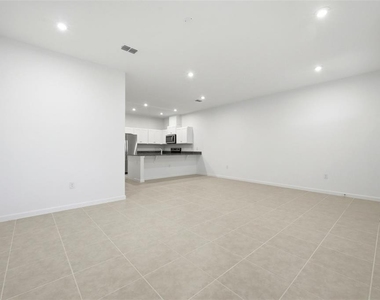 132 Royal Ranch Road - Photo Thumbnail 8