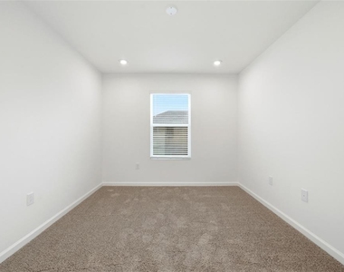 132 Royal Ranch Road - Photo Thumbnail 15