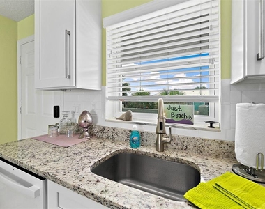 300 S Central Avenue - Photo Thumbnail 7