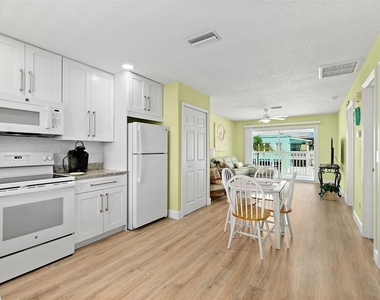 300 S Central Avenue - Photo Thumbnail 4