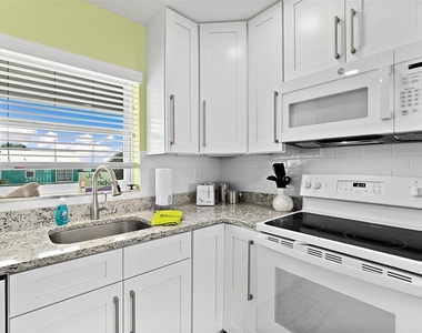 300 S Central Avenue - Photo Thumbnail 6