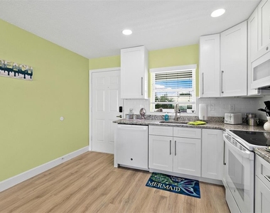 300 S Central Avenue - Photo Thumbnail 2