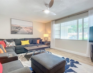 1014 Indian Oaks E - Photo Thumbnail 2