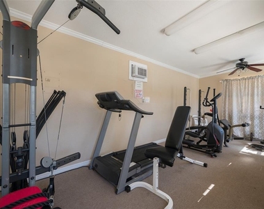 3360 S Osprey Avenue - Photo Thumbnail 22